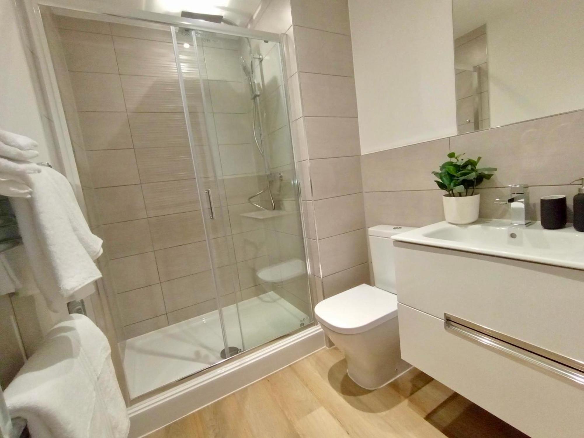 맨체스터 Luxury 2 Bed 2 Bath Flat Near Old Trafford 아파트 외부 사진