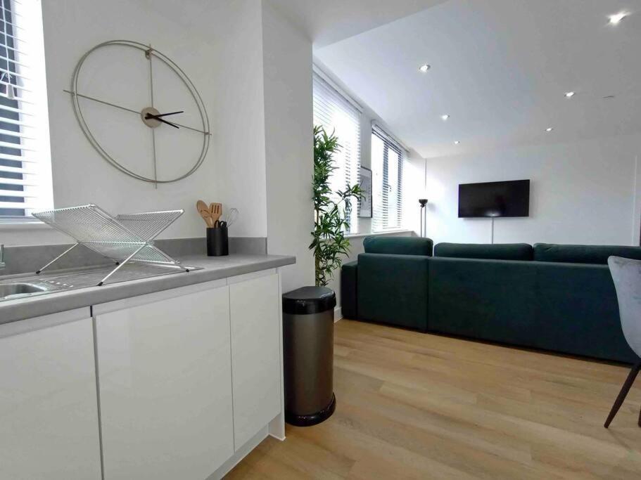 맨체스터 Luxury 2 Bed 2 Bath Flat Near Old Trafford 아파트 외부 사진