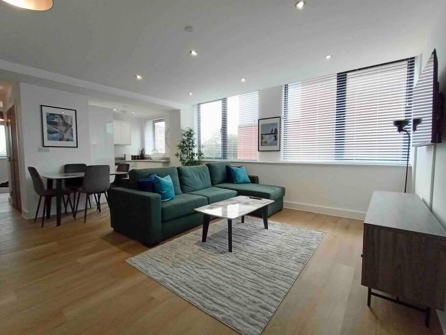 맨체스터 Luxury 2 Bed 2 Bath Flat Near Old Trafford 아파트 외부 사진
