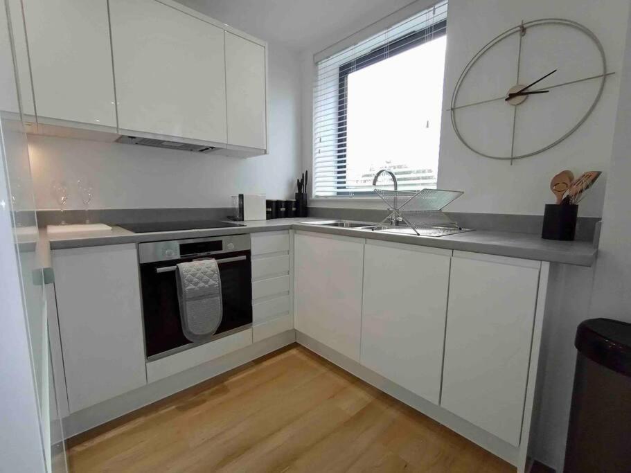 맨체스터 Luxury 2 Bed 2 Bath Flat Near Old Trafford 아파트 외부 사진